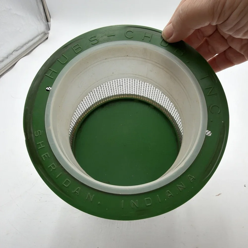 Vtg Hubs-Chub Inc Fishing Bait Cricket Bucket Wire Mesh Green Plastic & Metal